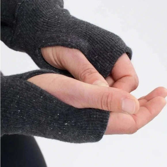 Lululemon Cuddle Up Jacket
Heathered Black / Black - Picture 4 of 9